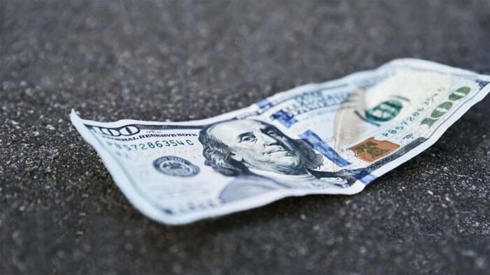 EL DÓLAR SE ACERCA A LA FRANJA DE LOS $37
